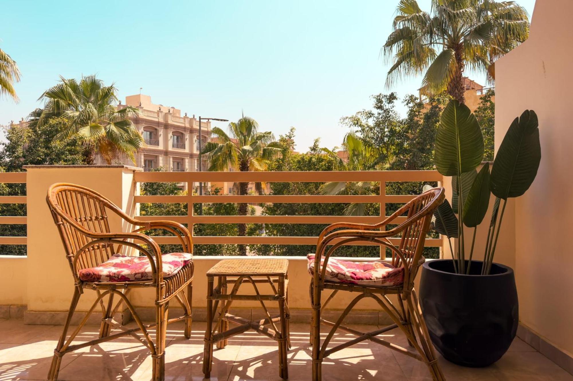 Apartment Comfy & Cozy 2bdr 15 Min From Cai Airport Cairo